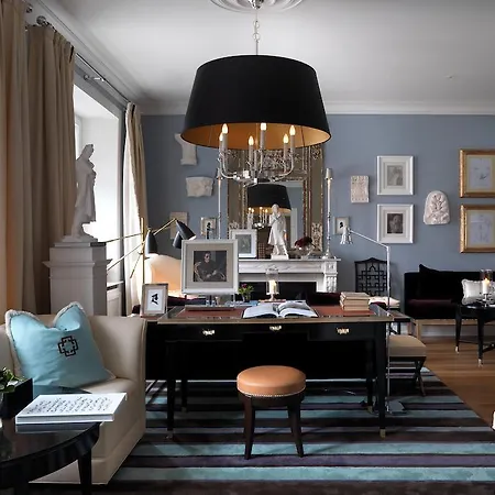 House Of Hutter - &