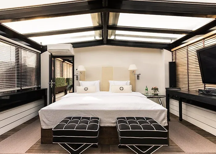 House Of Huetter- Boutique